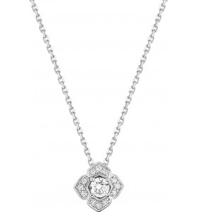Collier en or blanc avec...